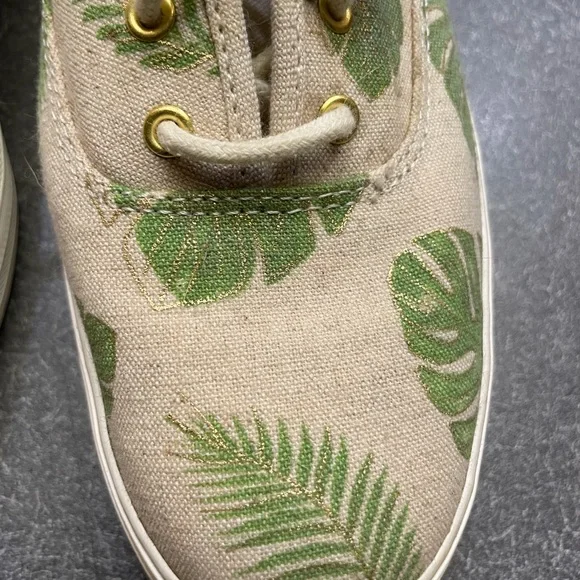 Unique Keds on platform with linen colored background and tropical leaf design - Picture 4 of 8